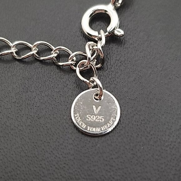 Sterling Silver Flower Pendant Necklace With Sparkling Center Stone (NWOT) - Picture 5 of 7